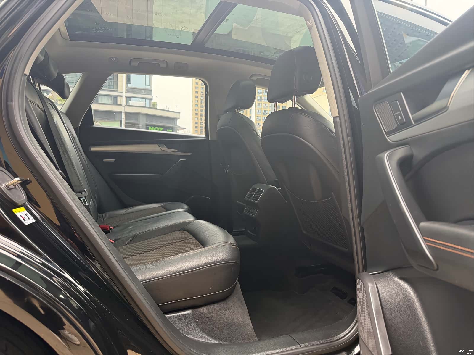 Audi Q5L, 2020 11
