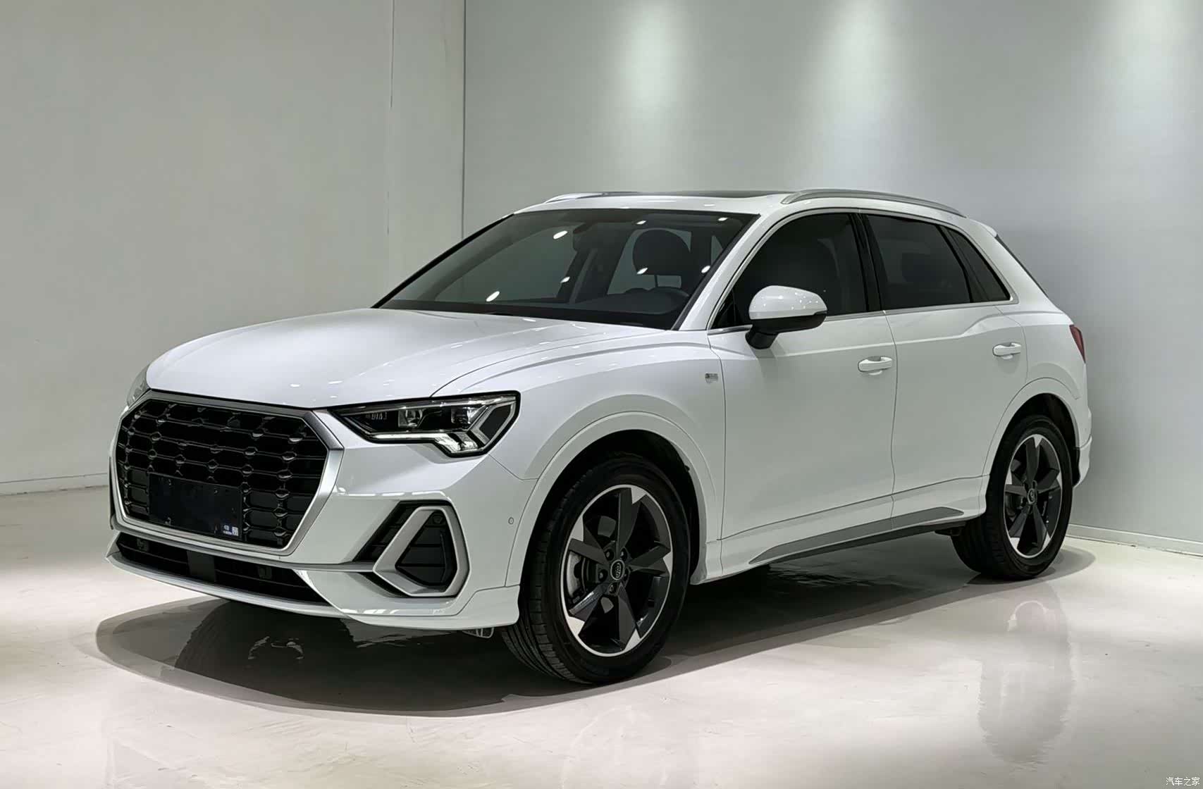Audi Q3, 2022 1