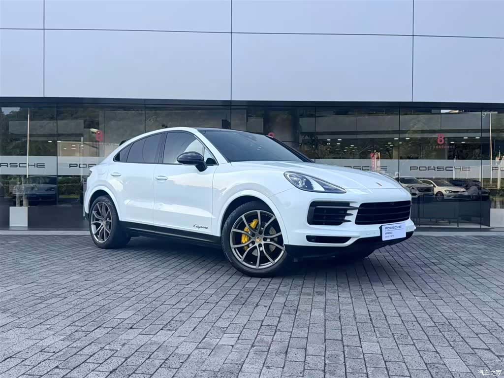 Porsche Cayenne, 2022 2