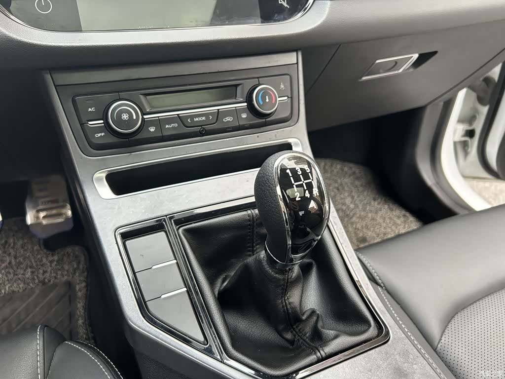 Geely Emgrand, 2020 17