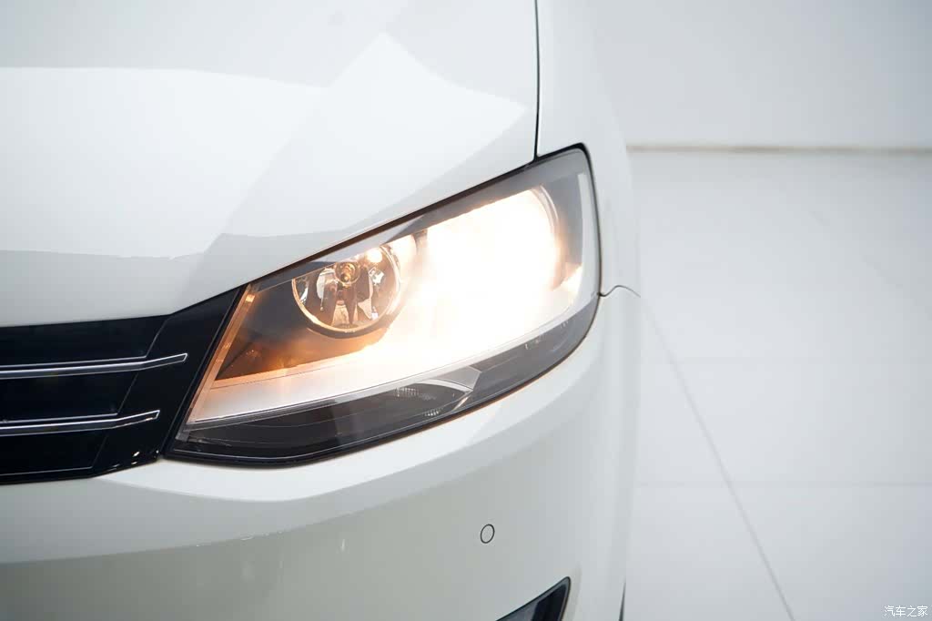 Volkswagen Xia, 2016 13