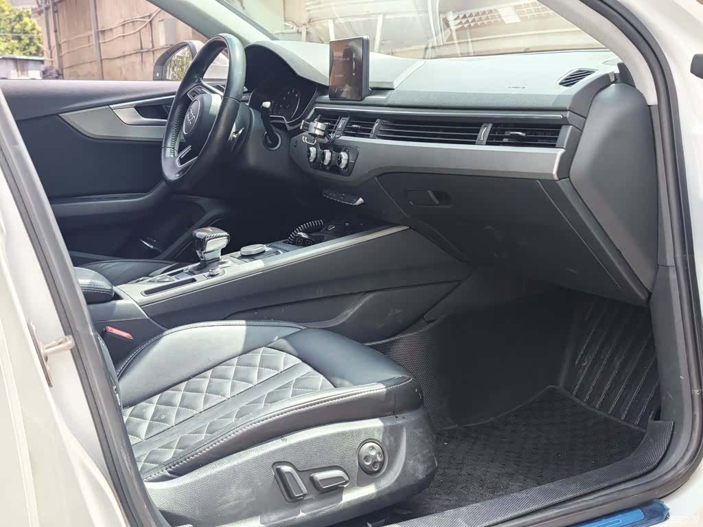 Audi A4L, 2019 12