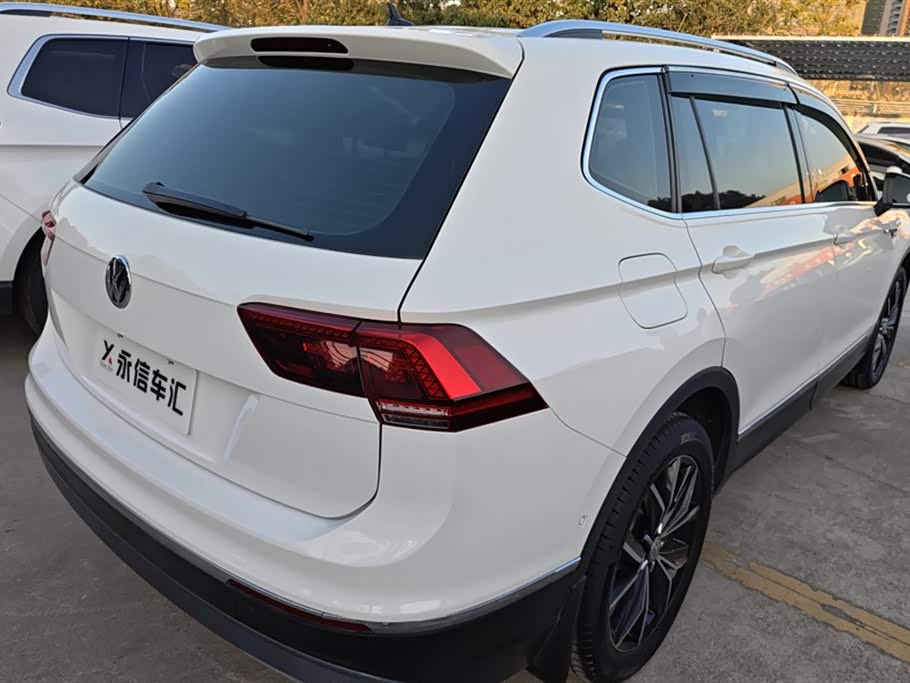 Volkswagen Tiguan L