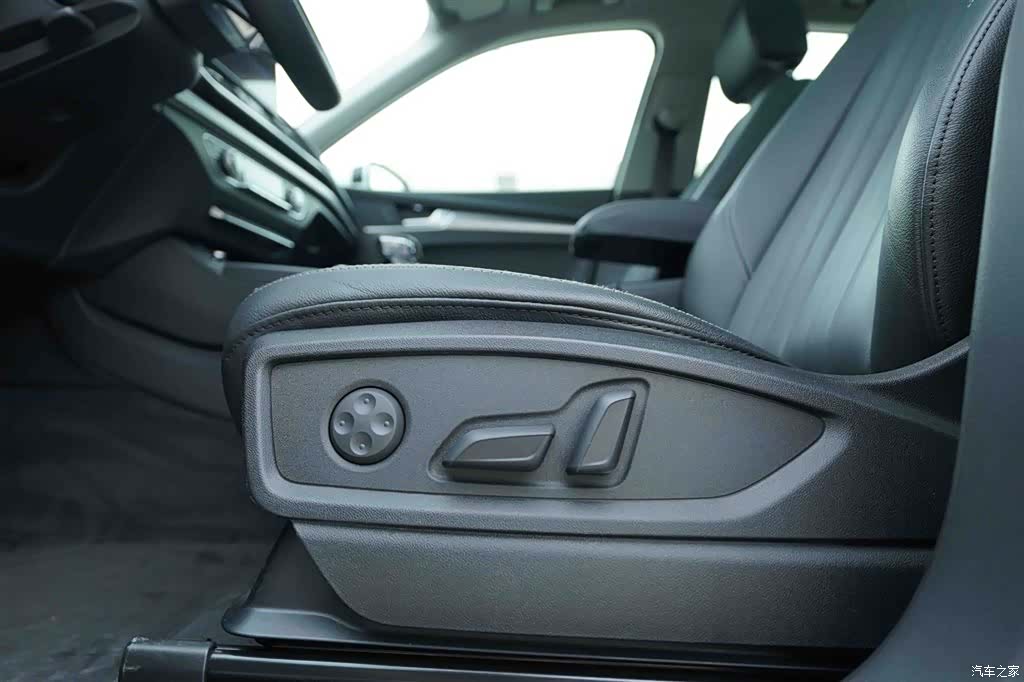 Audi Q5L, 2021 13