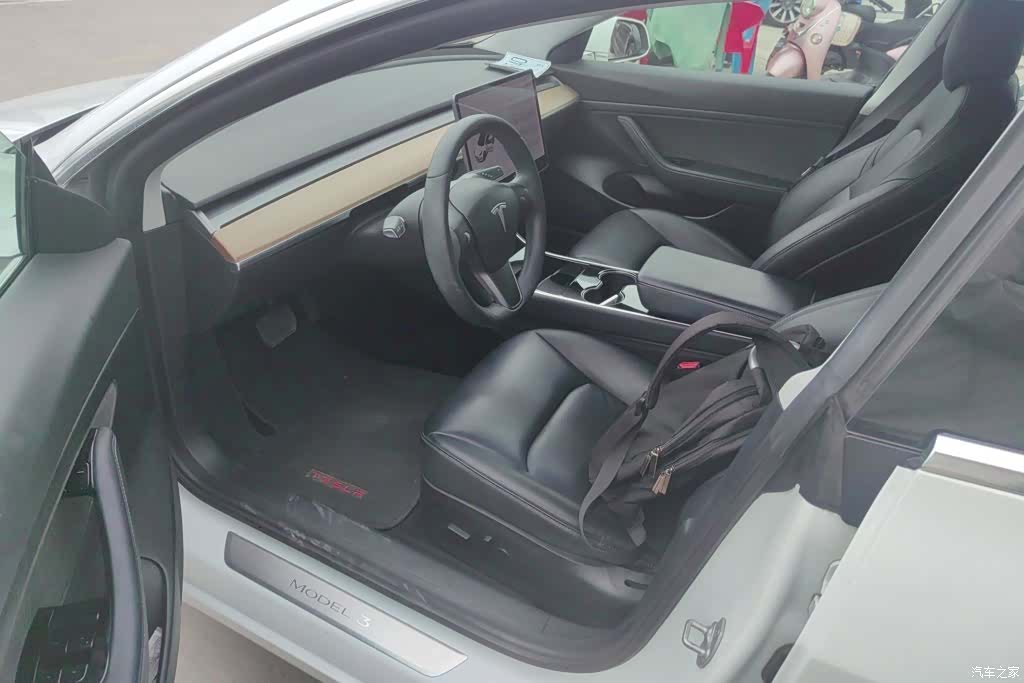 Tesla Model 3, 2020 9