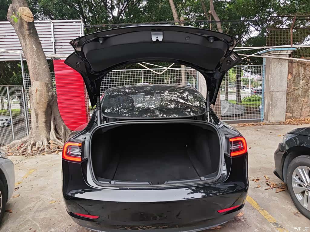 Tesla Model 3, 2023 19