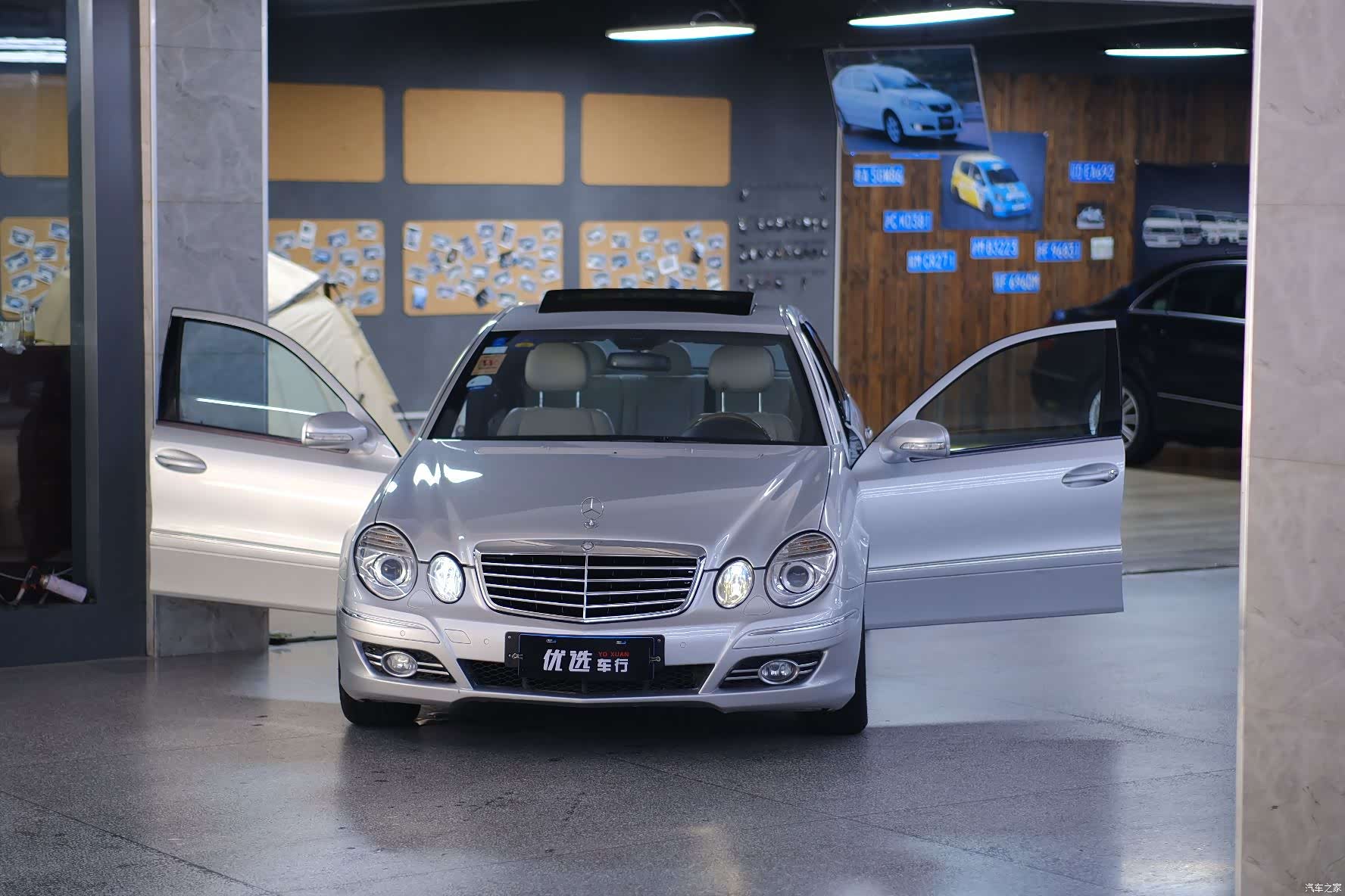 Mercedes-Benz E-Class, 2009 1