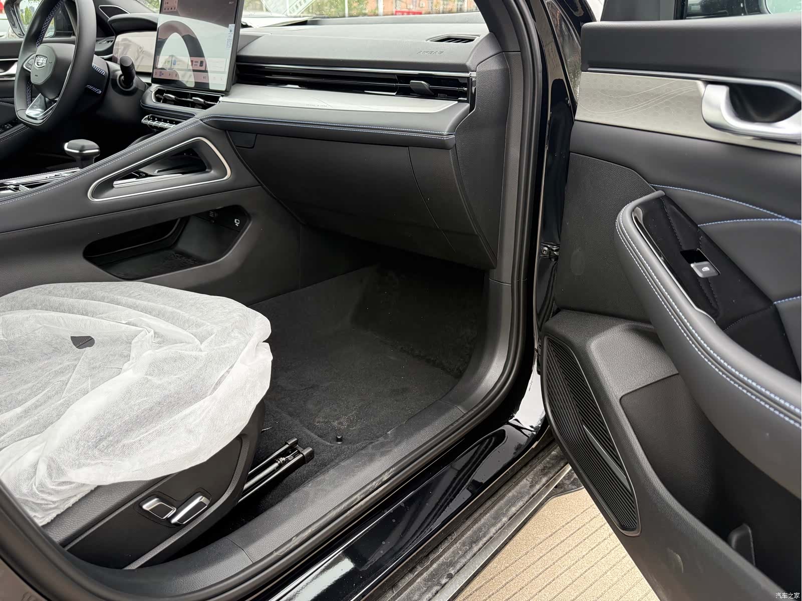 Geely Preface, 2026 15