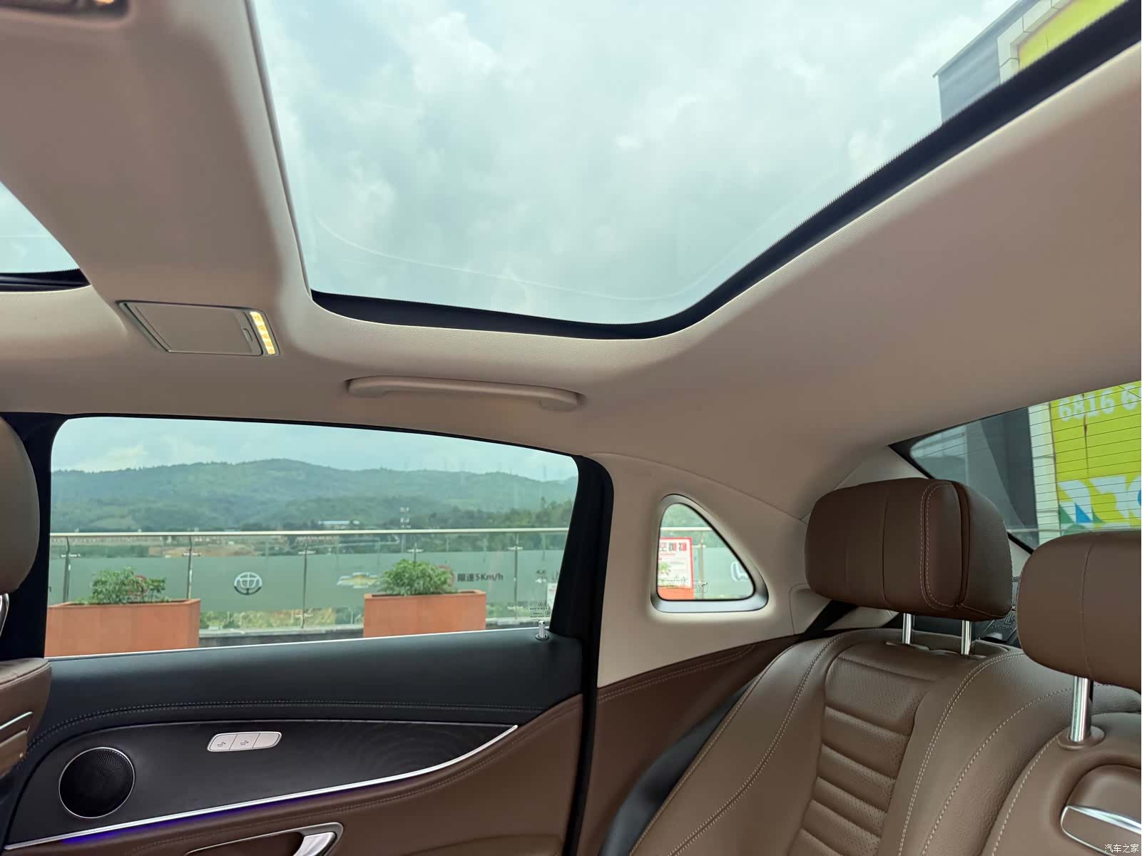 Mercedes-Benz E-Class, 2018 35