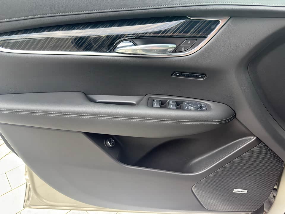 Cadillac XT6