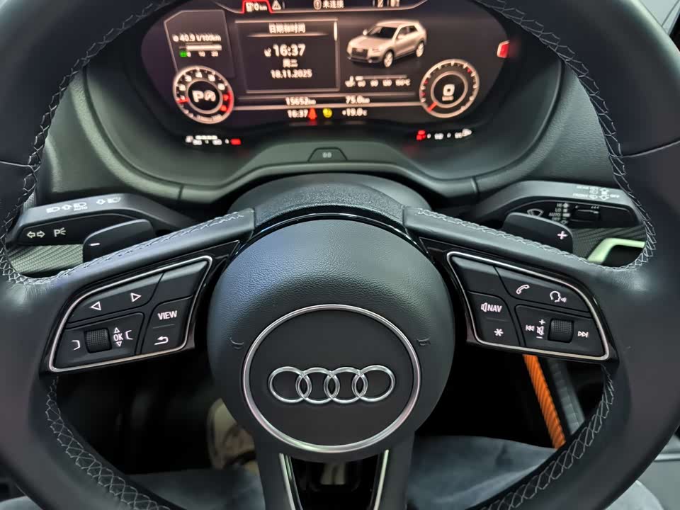 Audi Q2L