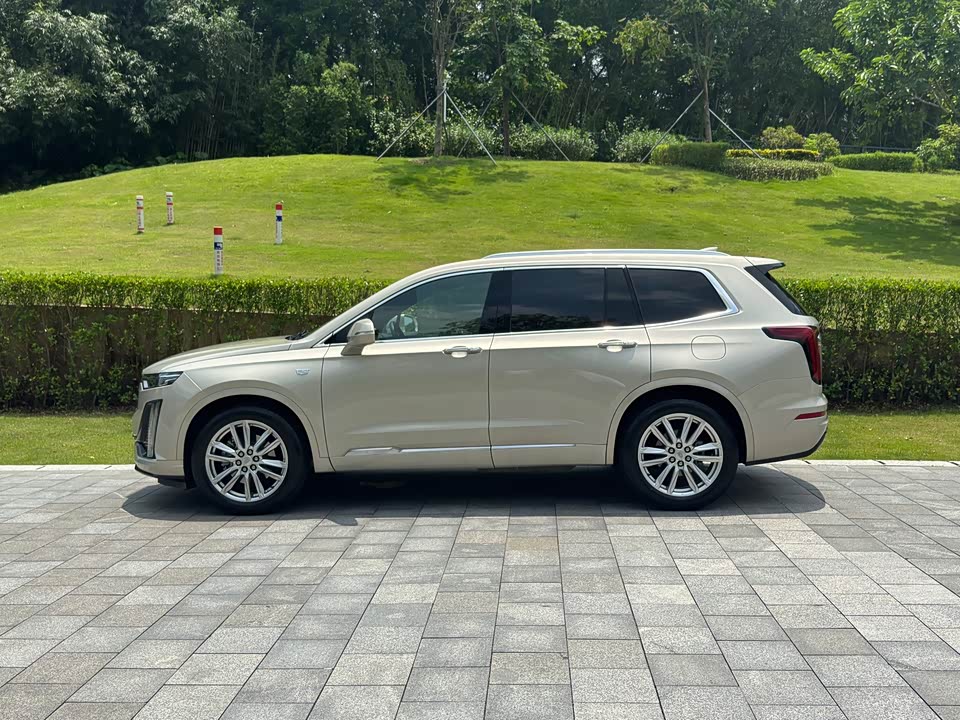 Cadillac XT6