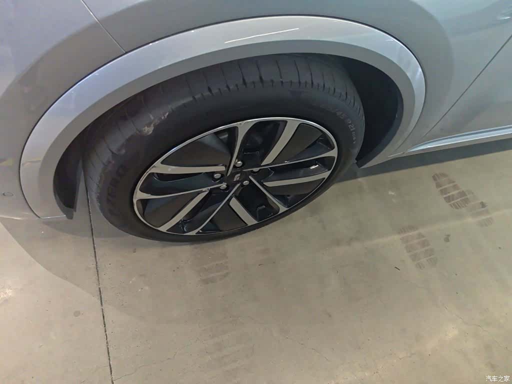 Li Auto L9, 2022 23