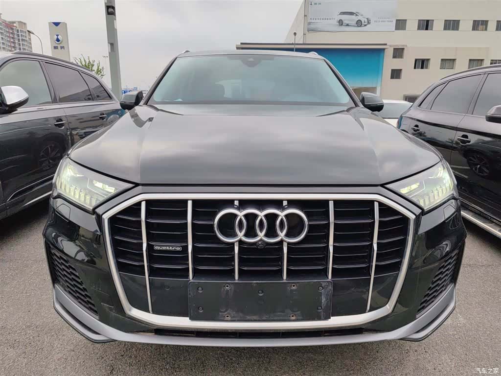 Audi Q7, 2024 3