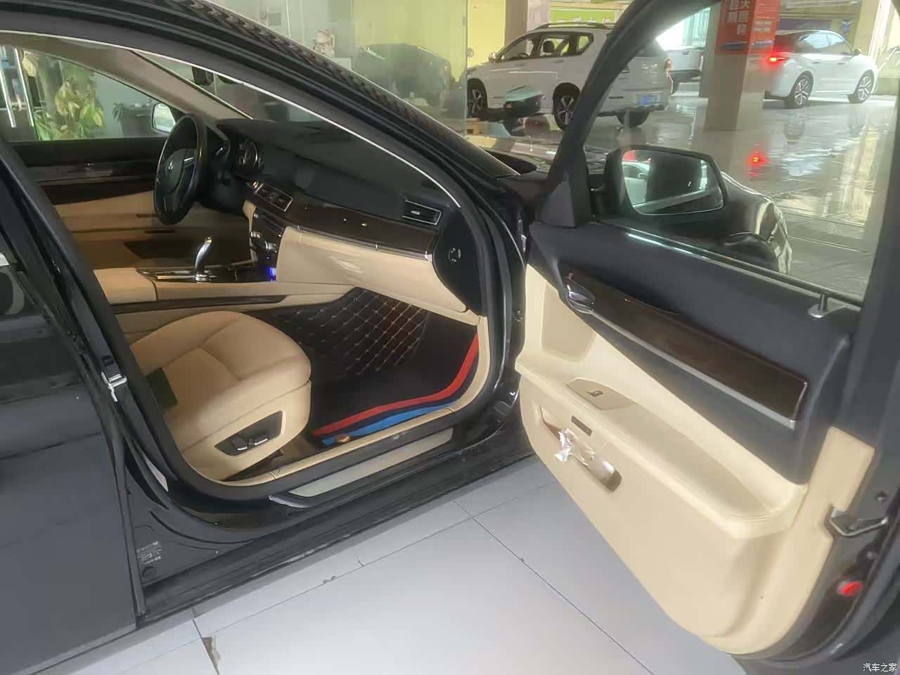 BMW 7 Series, 2010 6