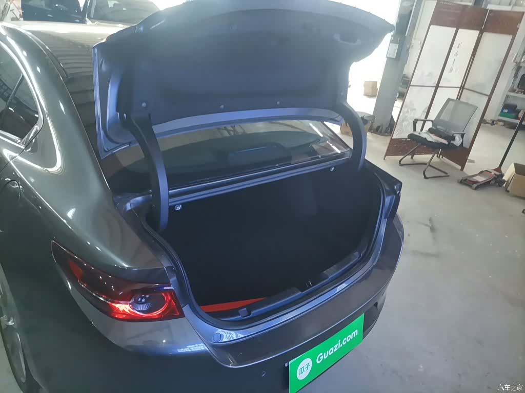 Mazda Mazda3, 2021 15