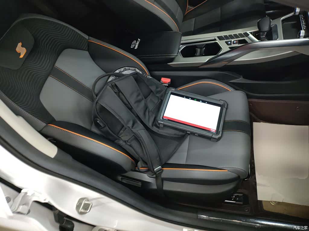 Geely Coolray, 2025 25
