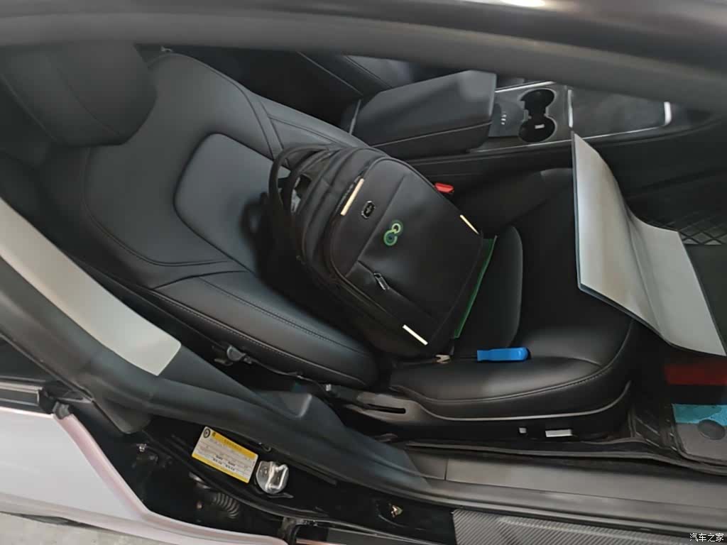 Tesla Model 3, 2023 25