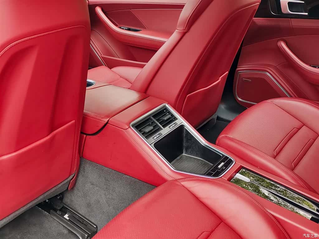 Porsche Panamera, 2018 9