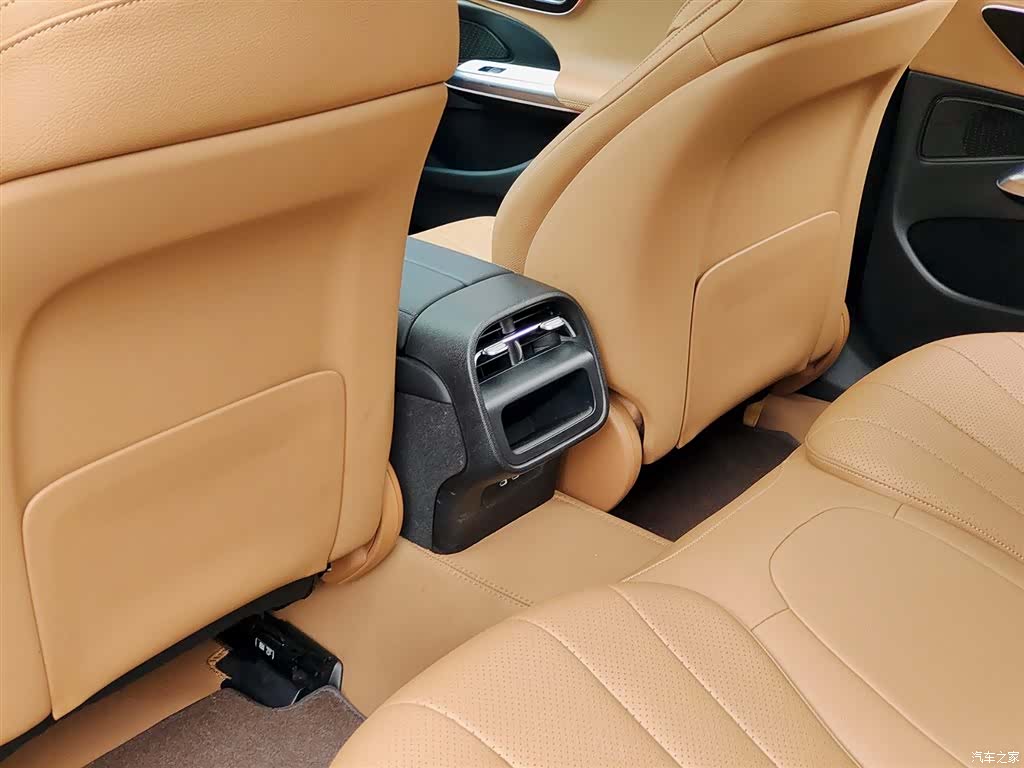Mercedes-Benz E-Class, 2025 9