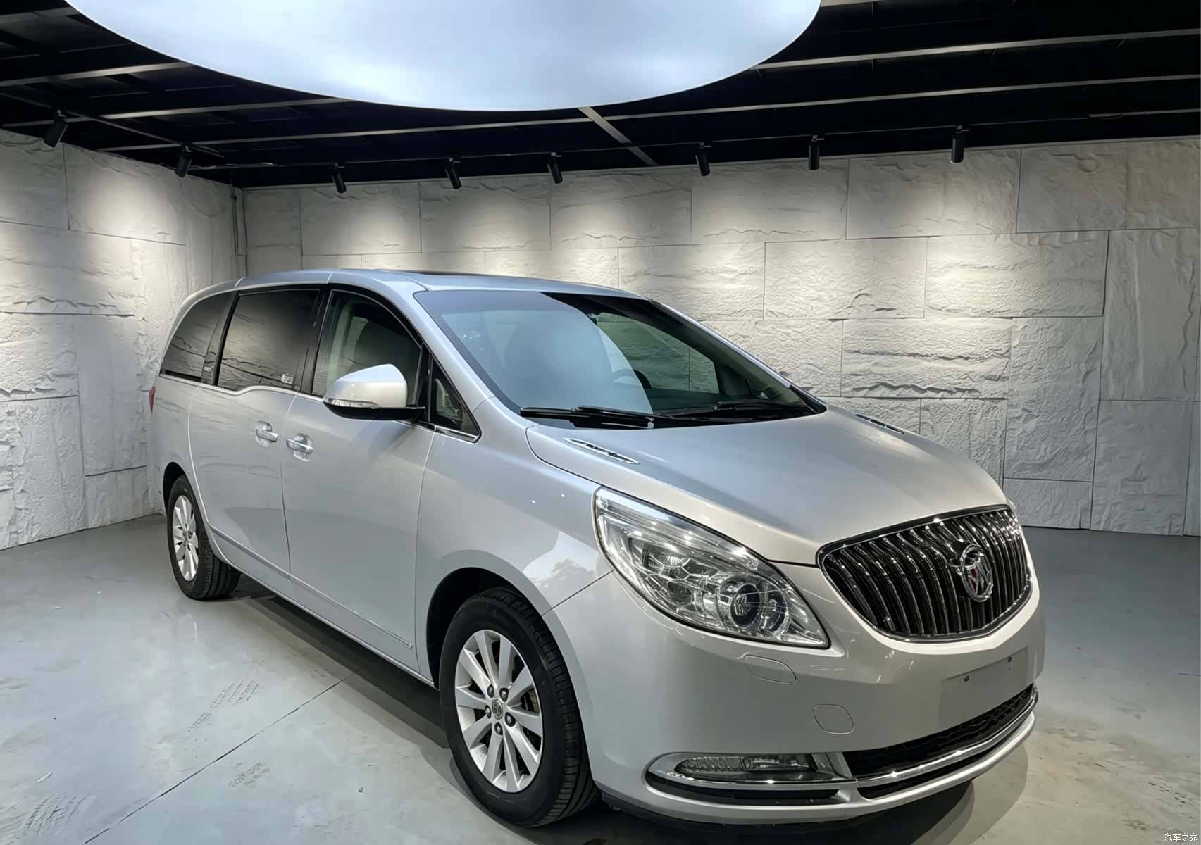 Buick GL8, 2016 3