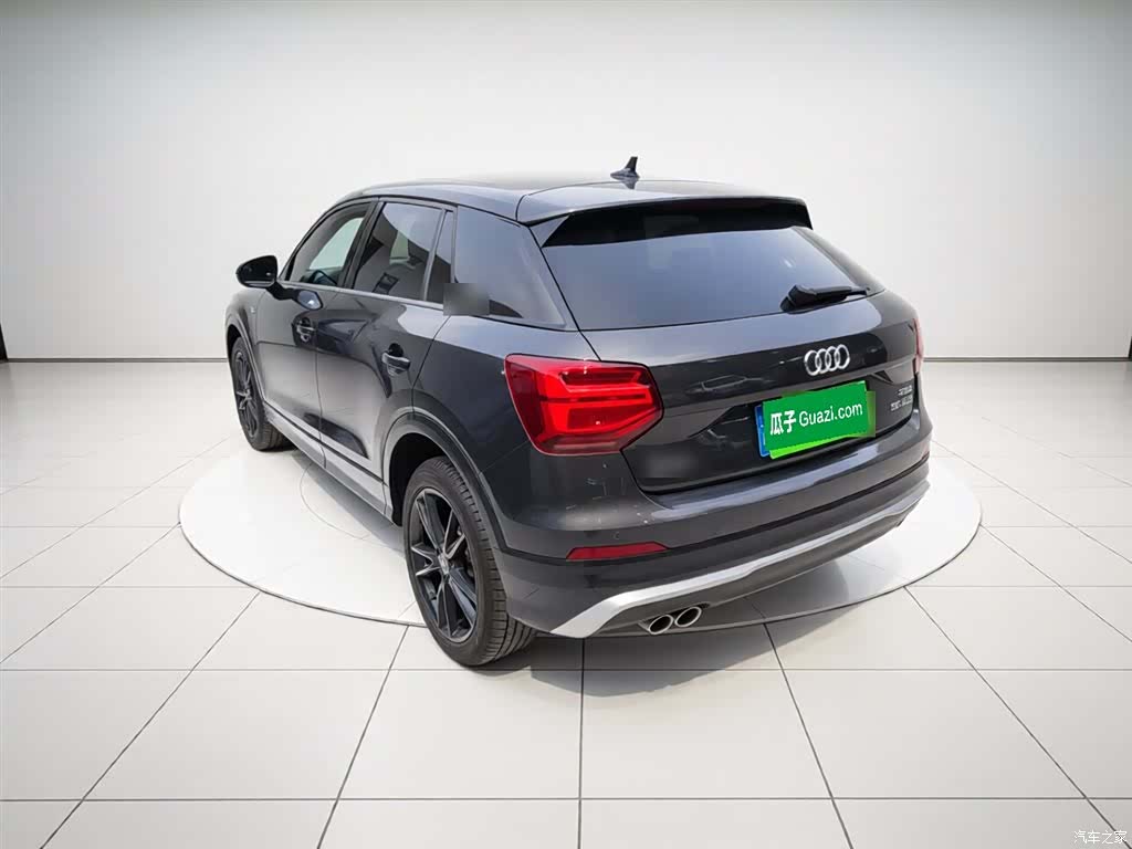 Audi Q2L, 2021 все фото