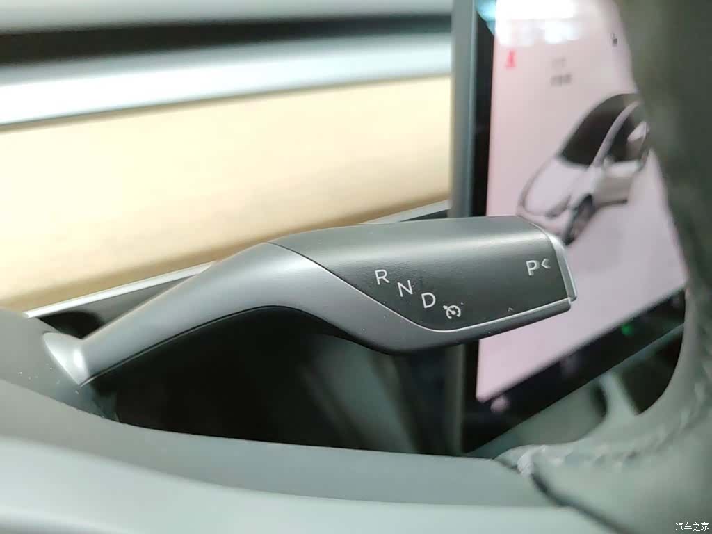 Tesla Model Y, 2023 14