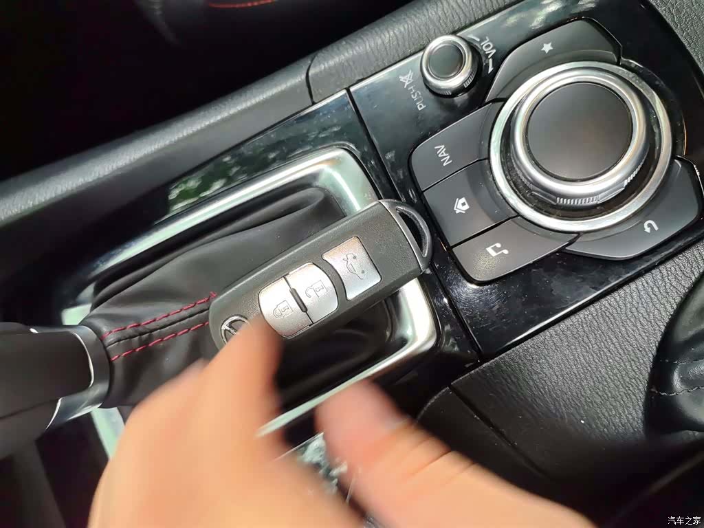 Mazda Mazda3, 2016 12