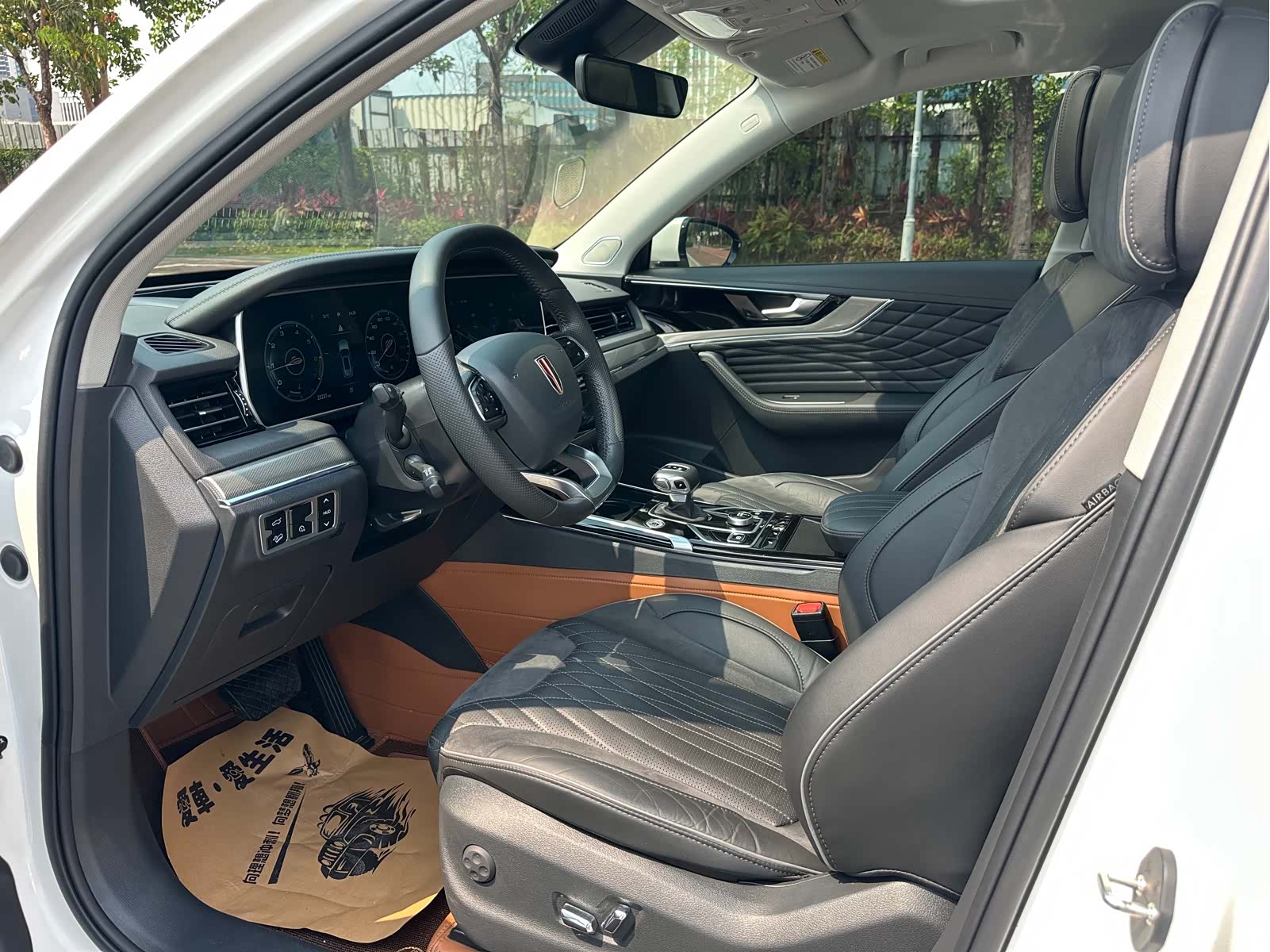 Hongqi HS5, 2023 7