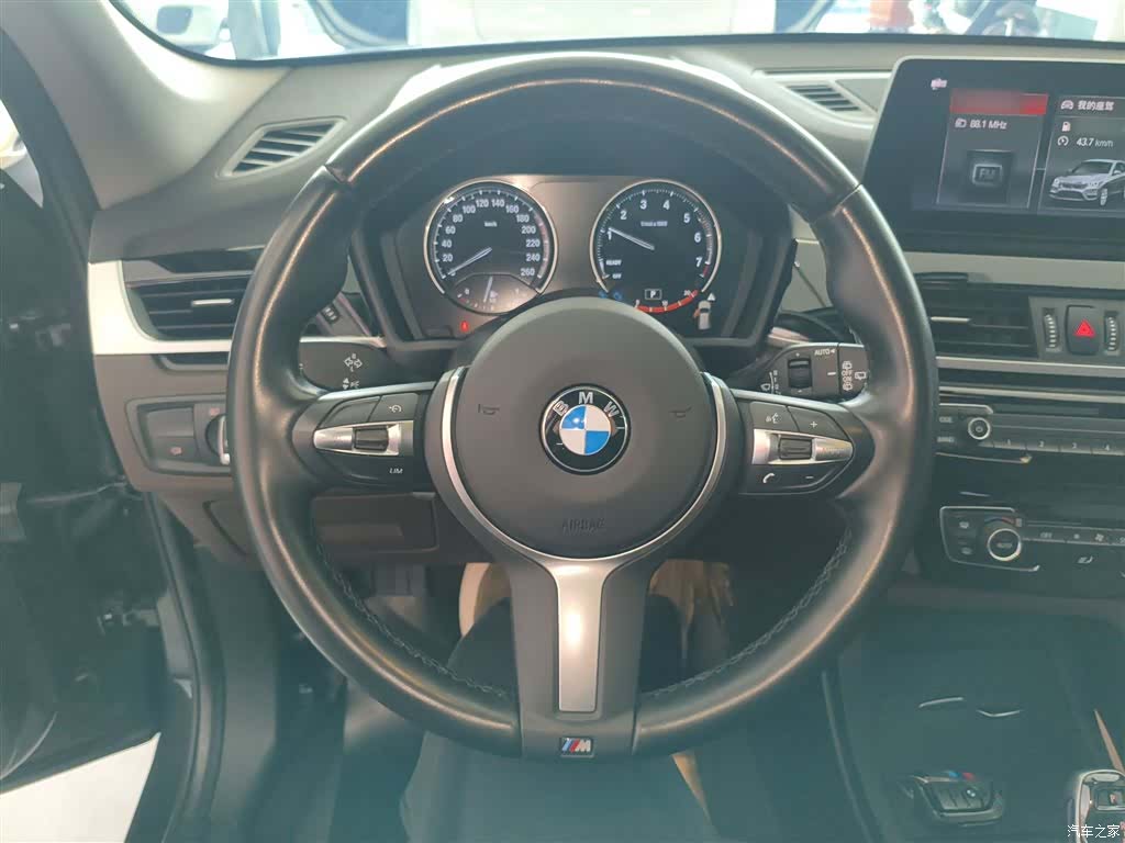 BMW X1, 2023 11