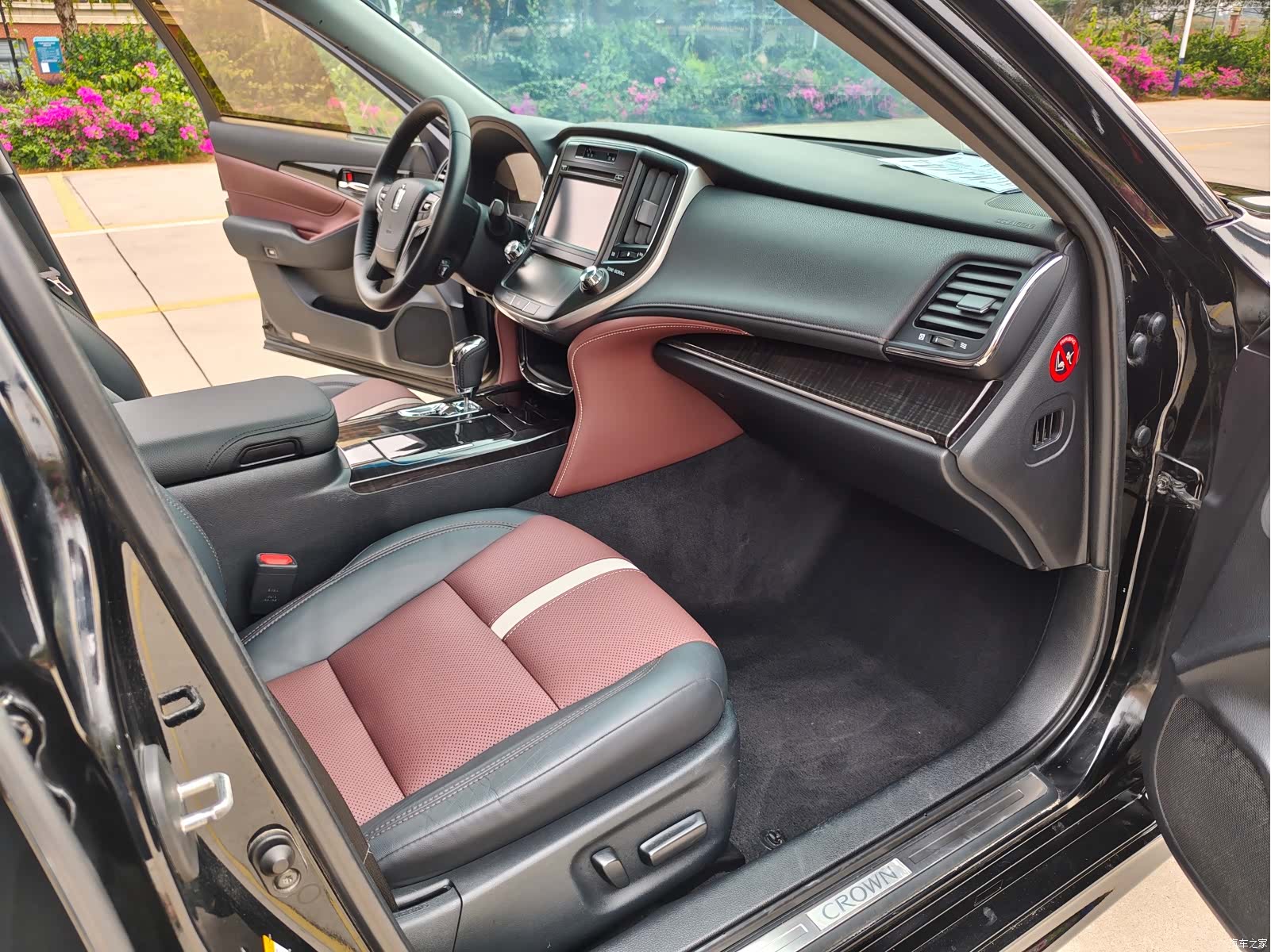 Toyota Crown, 2017 6