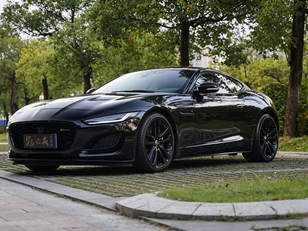 Jaguar F-Type 2023 P300 R-DYNAMIC BLACK