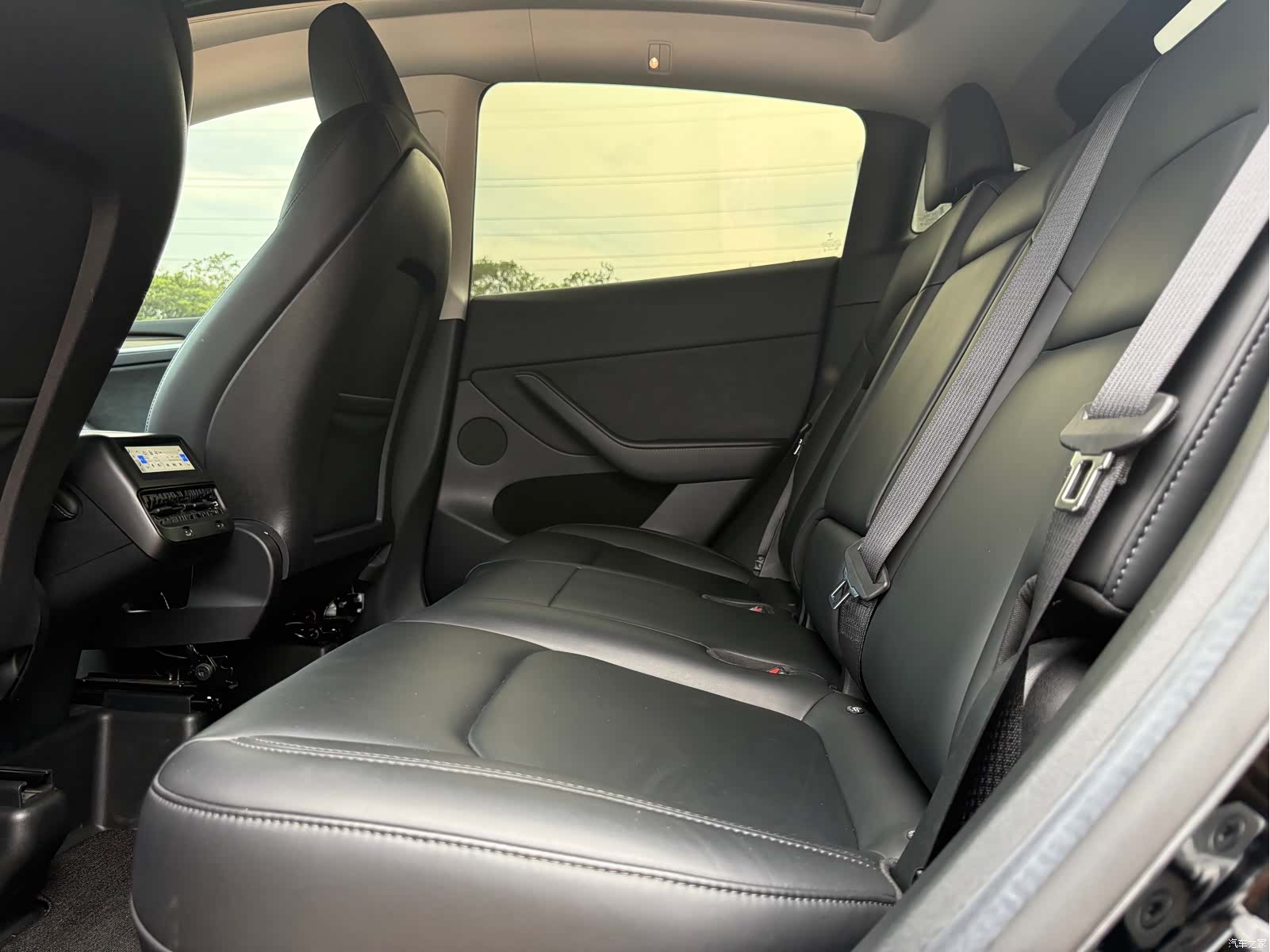 Tesla Model Y, 2023 8