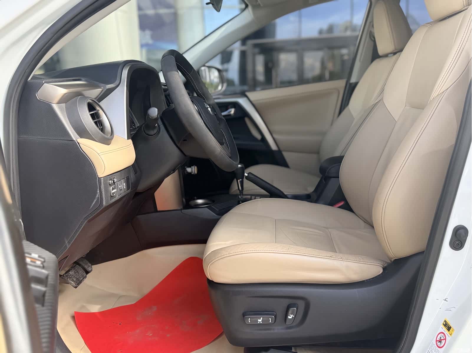 Toyota RAV4, 2015 13