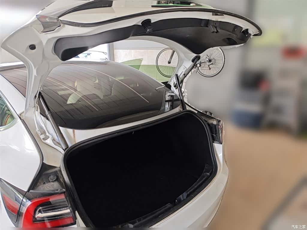 Tesla Model 3, 2019 10