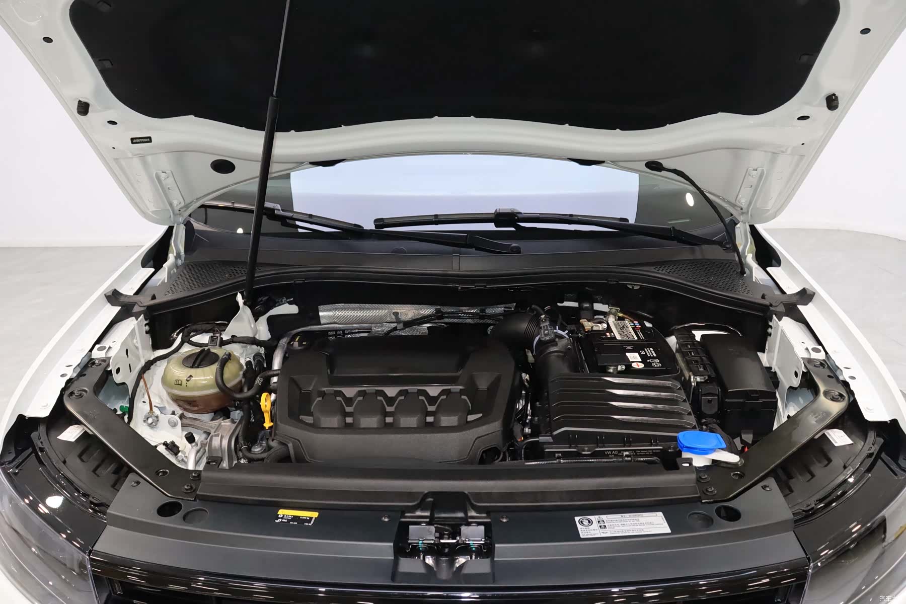 Volkswagen Tiguan, 2024 12