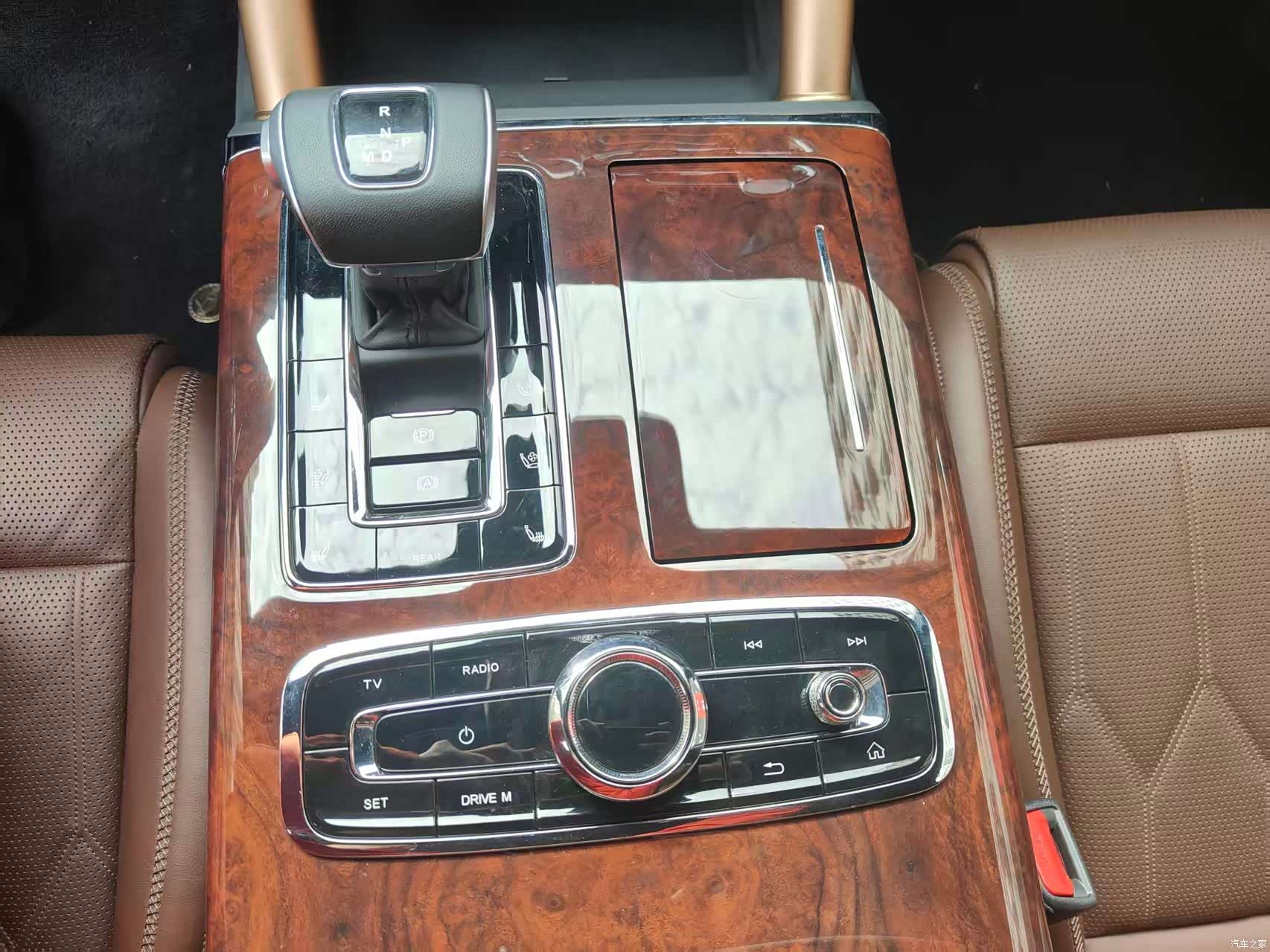 Hongqi 6, 2026 15