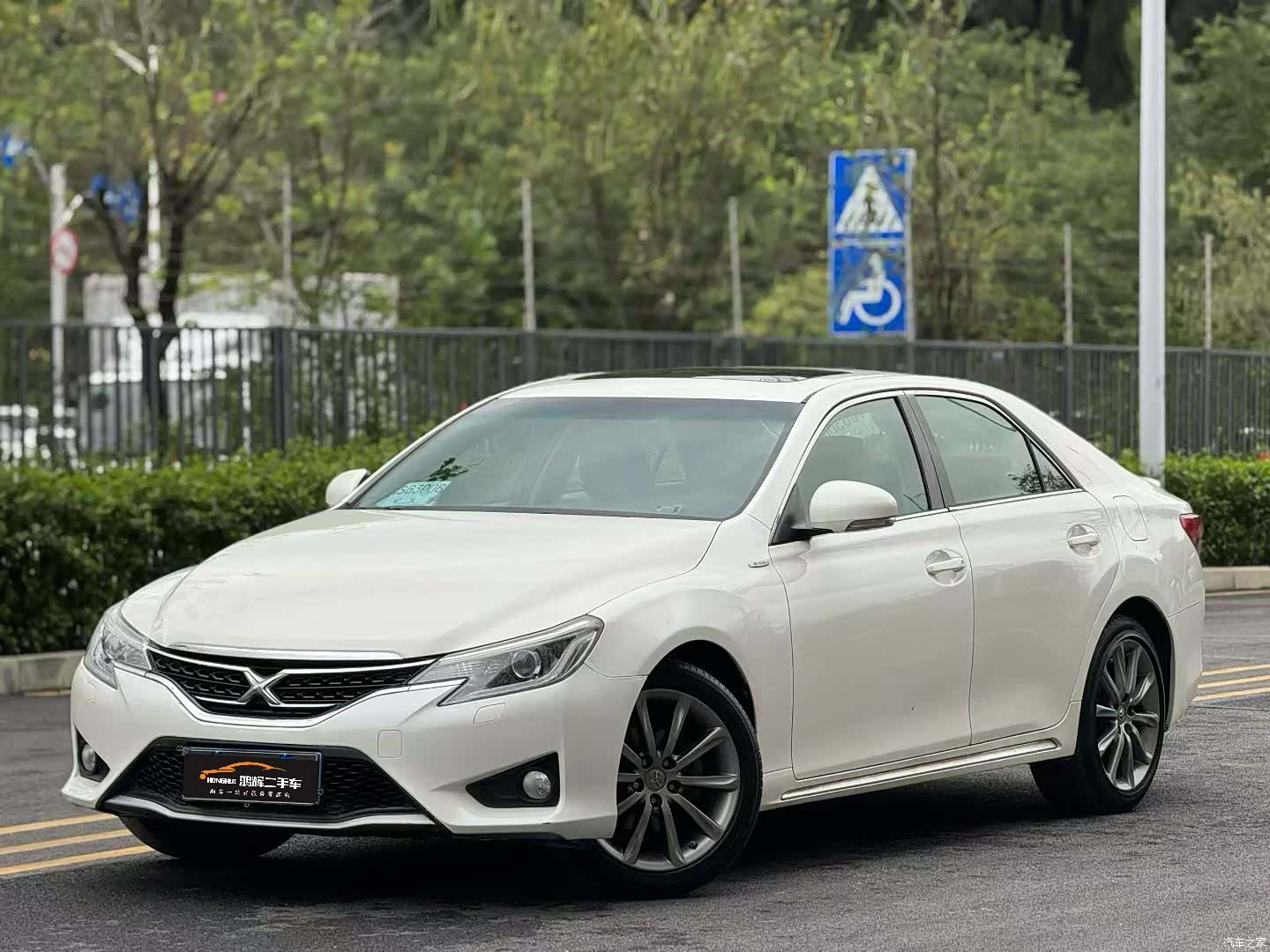 Toyota 2.5V, 2016 1