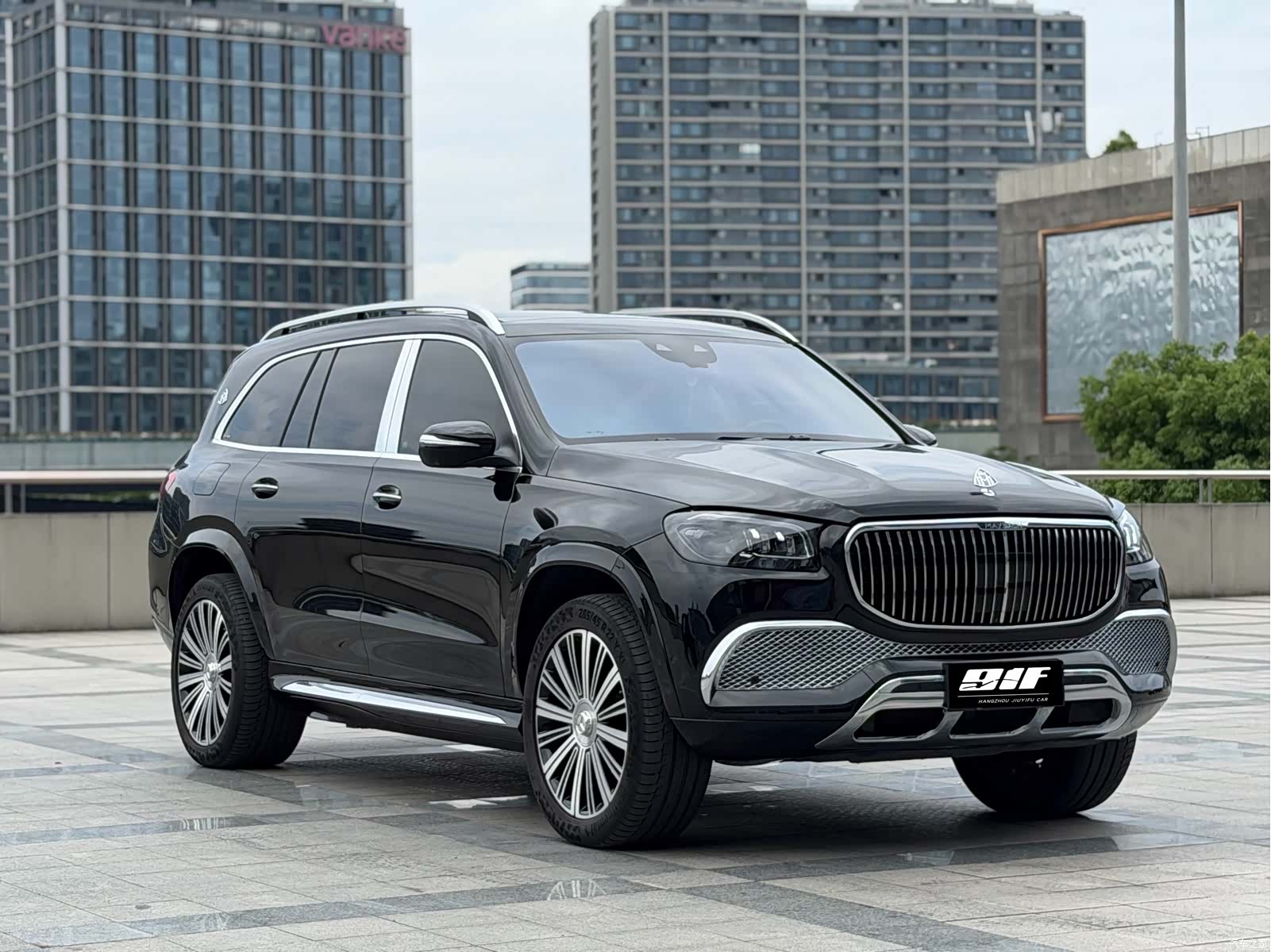 Maybach GLS, 2022 3