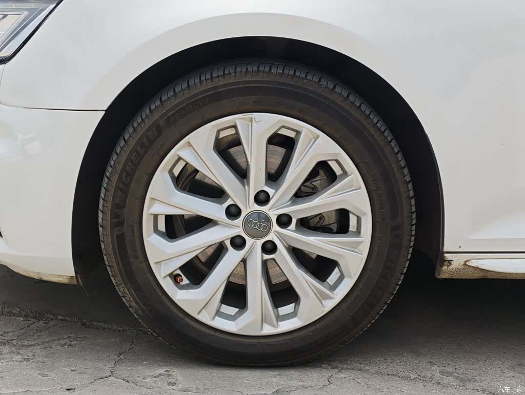 Audi A4L, 2019 21