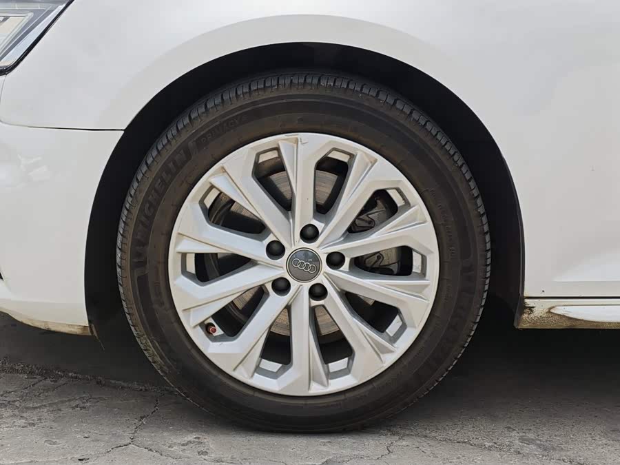 Audi A4L 2019, фото 21