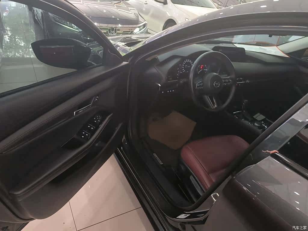 Mazda Mazda3, 2023 16