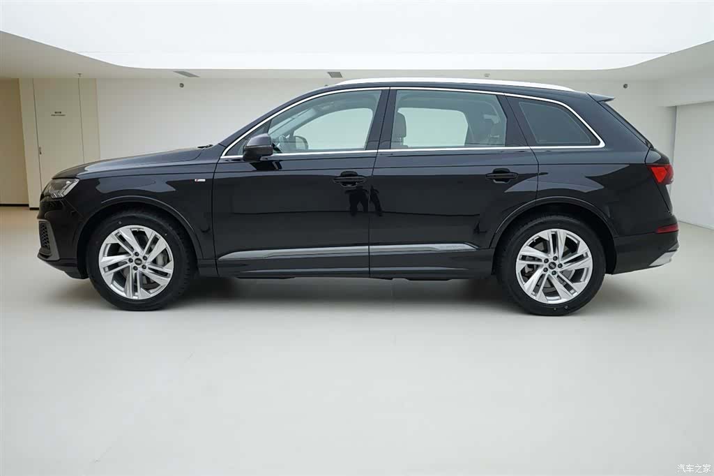 Audi Q7, 2021 3