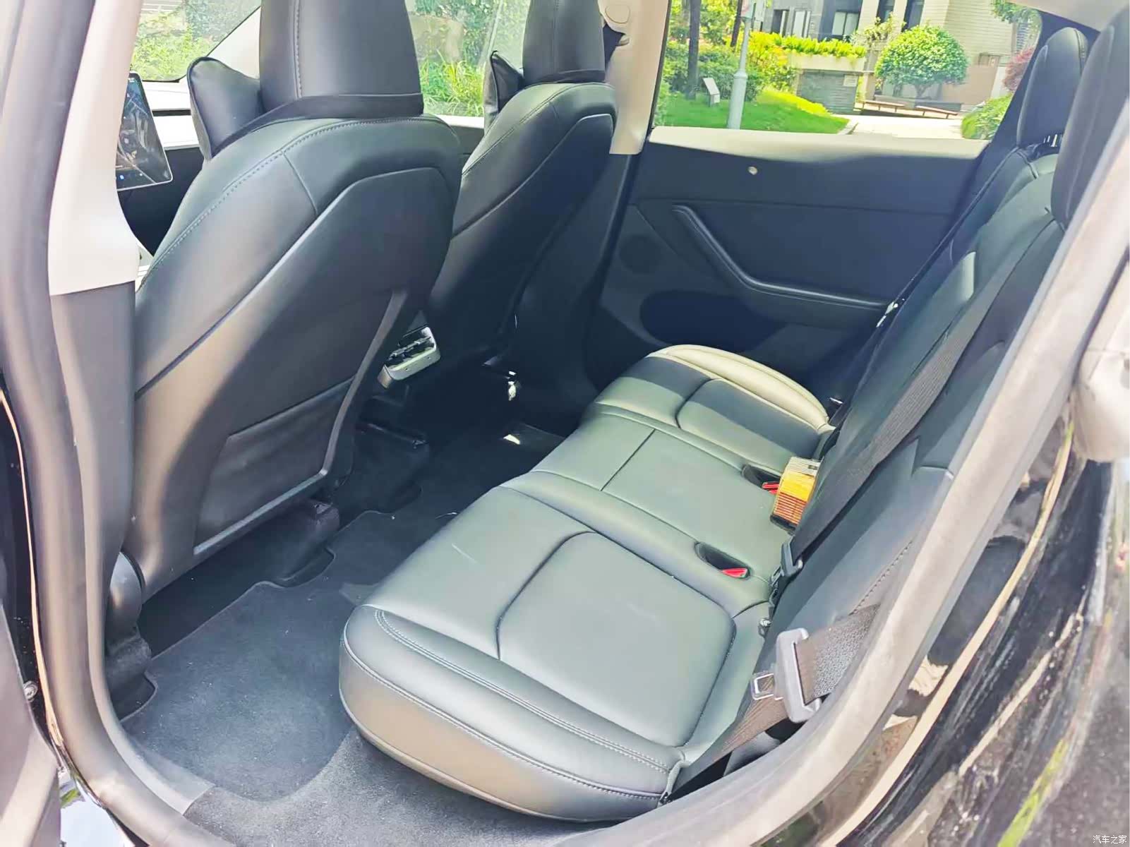 Tesla Model Y, 2024 9
