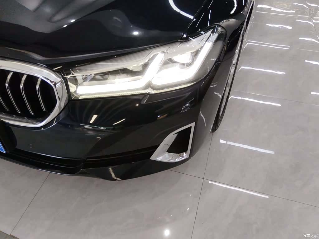 BMW 5 Series, 2021 24