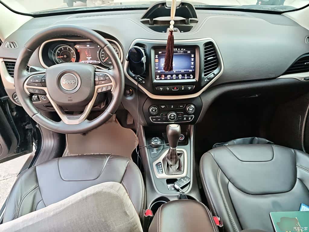 Jeep Cherokee, 2015 13