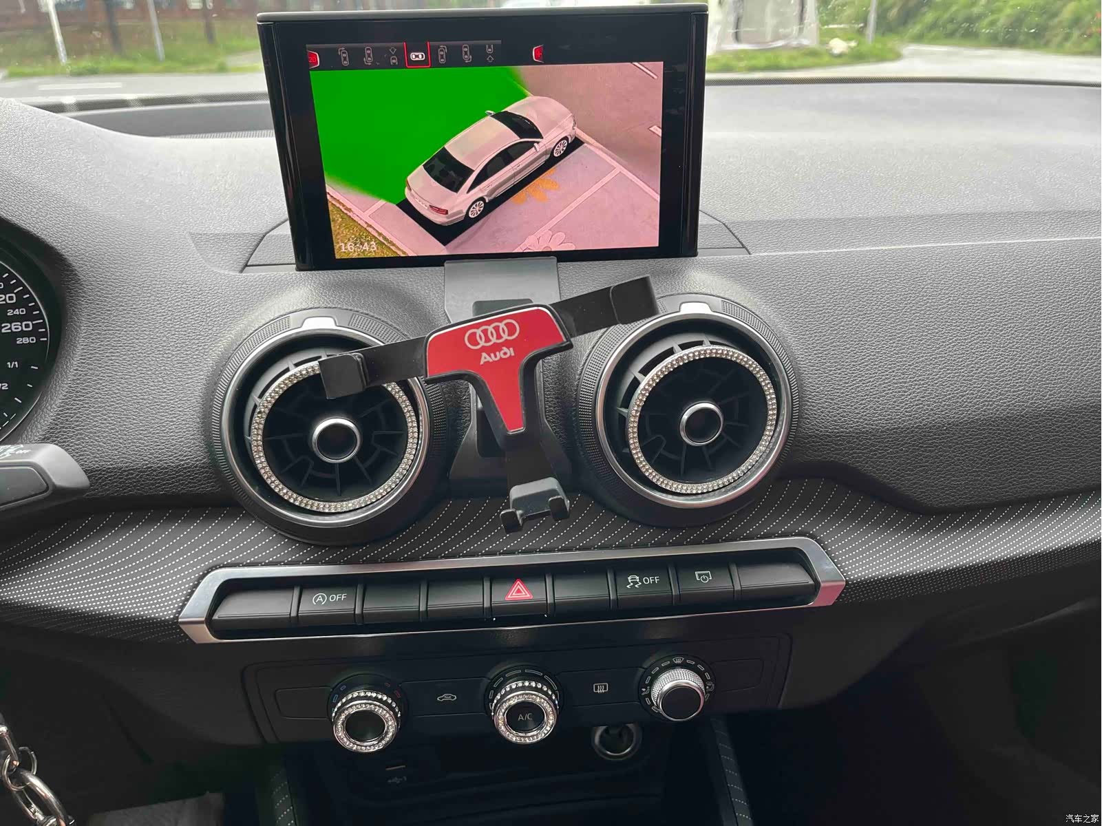 Audi Q2L, 2020 13