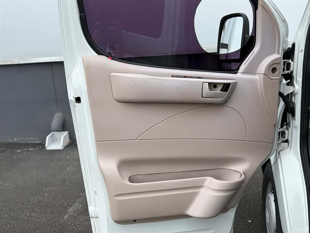 Maxus V80, 2015 10