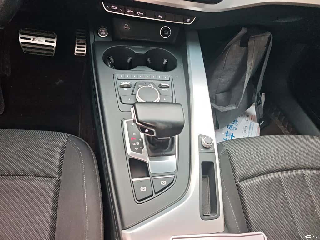 Audi A4L, 2019 14