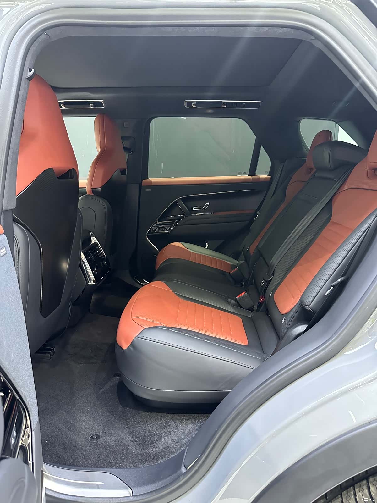 Land Rover Range Rover, 2026 12